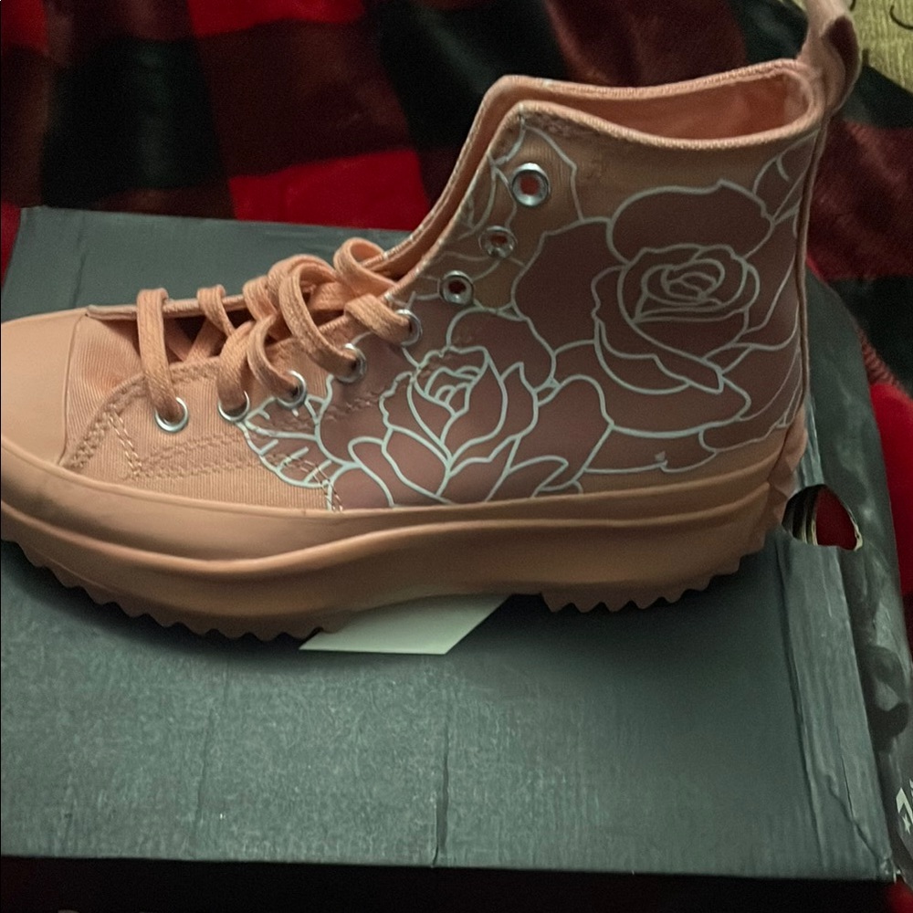 Converse Pink Sneakers with Classic Design